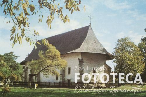 Carte poştală color reprezentând biserica mănăstirii „Sf. Nicolae” din Rădăuţi, jud. Suceava