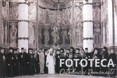 Delegaţia BOR în frunte cu patriarhul Justinian Marina în vizită la catedrala din Belgrad