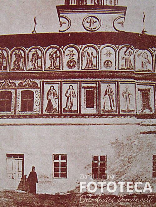 Detaliu asupra faţadei bisericii „Sf. 40 de Mucenici”, metohul Episcopiei Râmnicului