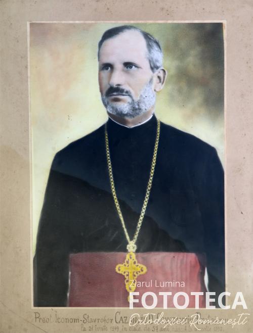 Preotul iconom stavrofor Constantin D. Cazangiu de la Parohia Moldoveni şi protopop de Turnu Măgurele, jud. Teleorman