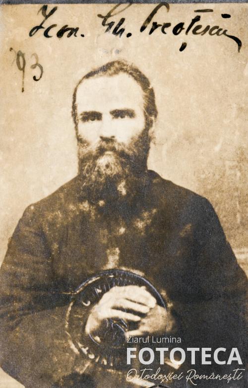 Preotul Gheorghe Preoţescu, de la parohia Adamclisi, jud. Constanţa 