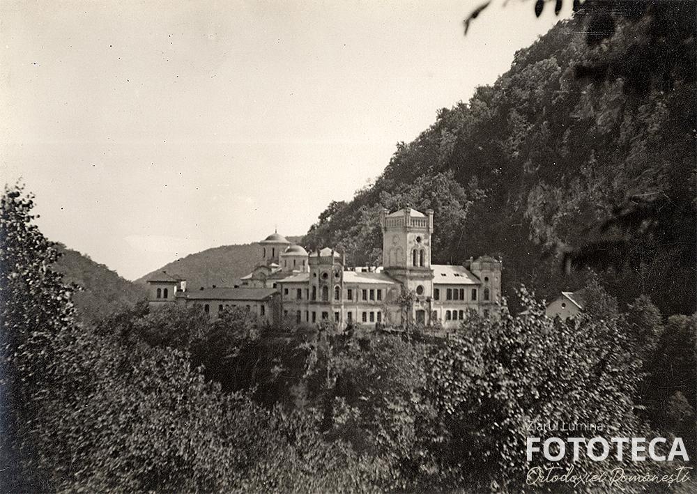 vedere-asupra-manastirii-tismana-jud-gorj-2232.jpg