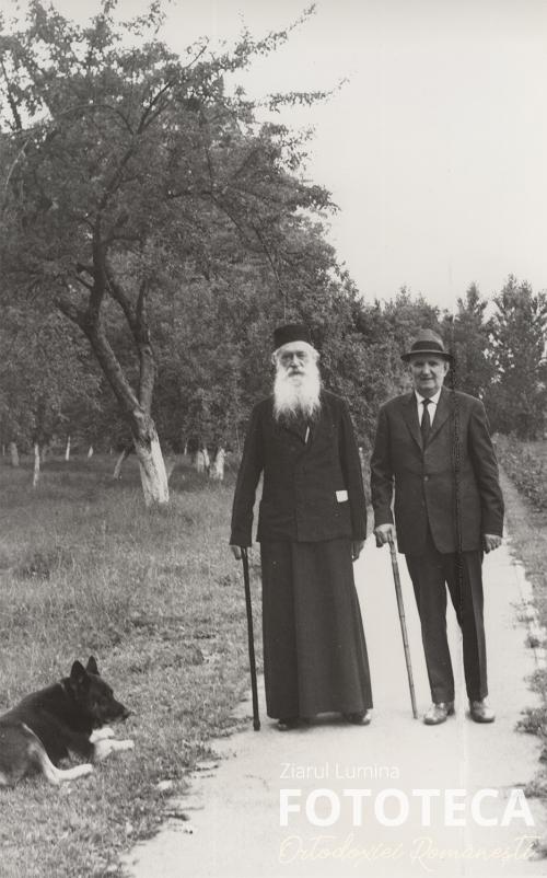 Episcopul Iosif Gafton împreună cu Ion Popescu-Puţuri