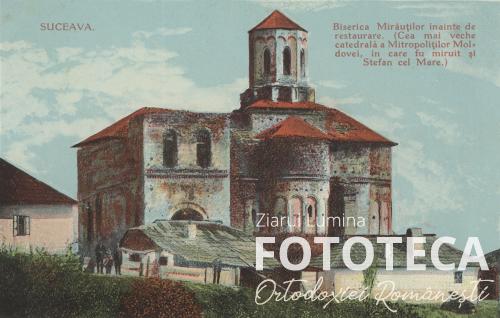 Carte poştală color reprezentând biserica „Sf. Gheorghe-Mirăuţi” din Suceava, vechea mitropolie, înainte de restaurare