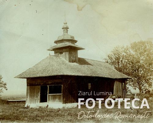 Biserica din lemn din satul Săveşti, com. Răuceşti, jud. Neamţ