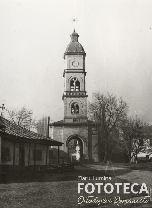 Turnul clopotniţă bisericii Bărboi din Iaşi