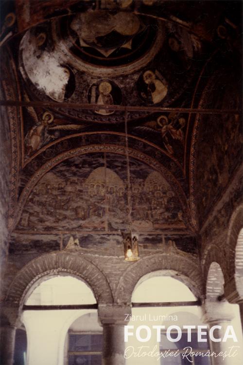 Cupola pridvorului bisericii Creţulescu din Bucureşti