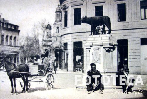 Vedere dinspre str. Lipscani cu biserica „Sf. Gheorghe Nou” din Bucureşti