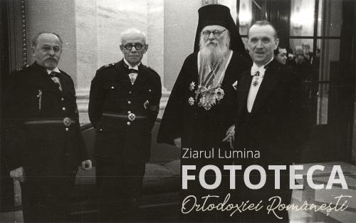Patriarhul Nicodim Munteanu în holul de intrare din Adunarea deputaţilor 