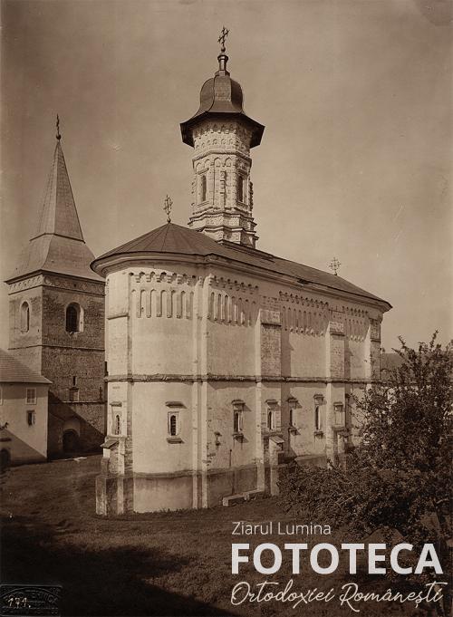 Biserica şi turnul mănăstirii Dragomirna, jud. Suceava