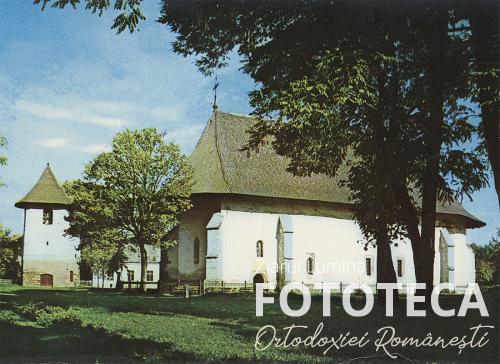 Carte poştală color reprezentând turnul şi biserica mănăstirii „Sf. Nicolae” din Rădăuţi, jud. Suceava