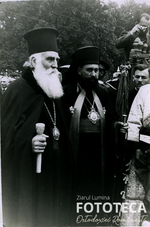 Mitropolitul Visarion Puiu al Bucovinei aflat în vizită canonică, alături de patriarhul Miron Cristea