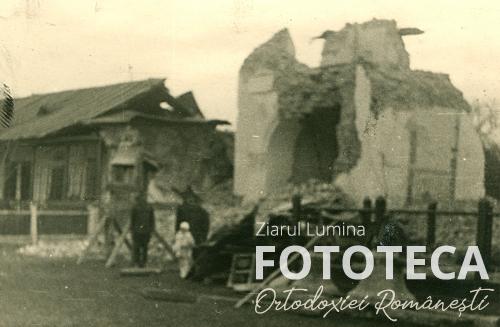 Turnul clopotniţă şi chilii ale mănăstirii Zamfira, jud. Prahova, surpate de cutremur