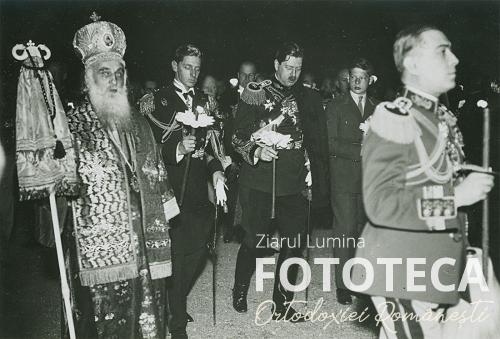 Patriarhul Miron Cristea, regele Carol al II-lea şi principele Nicolae