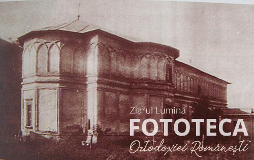 Reproducere de pe o fotografie cu biserica mănăstirii „Sf. Ioan cel Mare” din Bucureşti