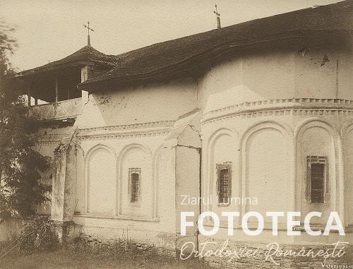 Vedere dinspre sud-est a bisericii mănăstirii Verbila, jud. Prahova