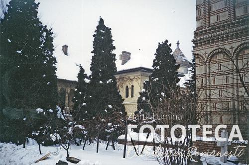 Vedere asupra incintei mănăstirii Mihai Vodă din Bucureşti