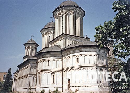 Vedere dinspre sud-est cu biserica mănăstirii Radu Vodă din Bucureşti