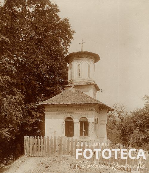 Schitul „De sub Piatră” al mănăstirii Bistriţa-Vâlcea