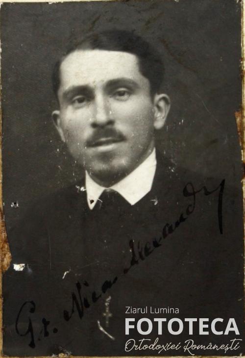 Preotul Alexandru Nica, din Văşad, jud. Bihor, fotografie din dosarul de la Securitate