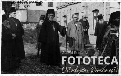 Episcopul Efrem Enăchescu, locţiitorul Mitropoliei Basarabiei, şi profesorul Constantin Tomescu