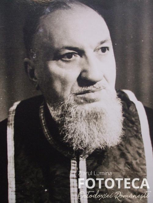 Preotul Constantin Sârbu, slujitor la biserica Sapienţei din Bucureşti