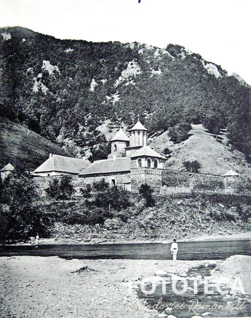 Mănăstirea Cornet, jud. Vâlcea 