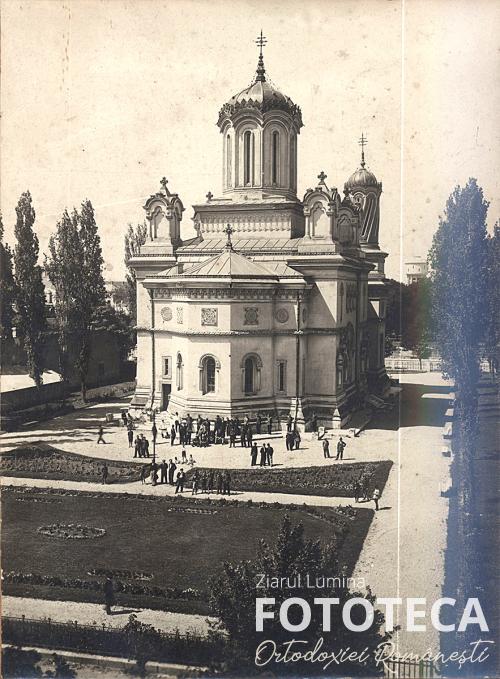 Faţada estică a bisericii „Sf. Haralambie” din Turnu Măgurele, judeţul Teleorman