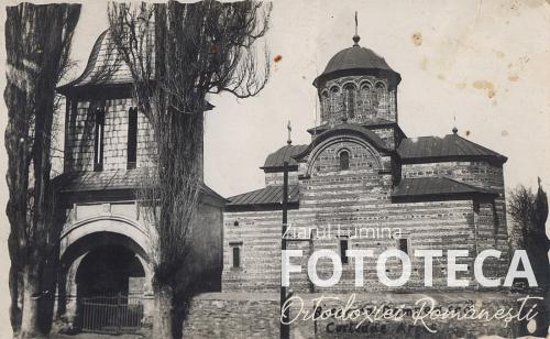 Carte poştală reprezentând biserica domnească „Sf. Nicolae” din Curtea de Argeş