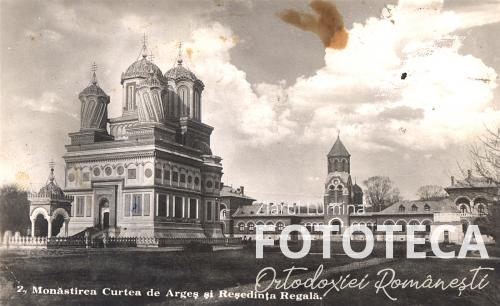 Carte poştală reprezentând biserica mănăstirii Argeş şi reşedinţa regală