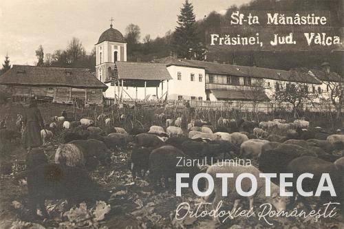 Carte poştală reprezentând mănăstirea Frăsinei, jud. Vâlcea