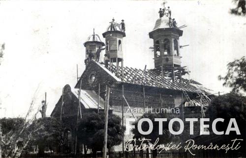 Biserica „Cuvioasa Parascheva” din Roşiorii de Vede, jud. Teleorman, în timpul lucrărilor de renovare