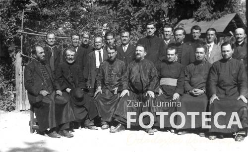 Protoiereul Nicolae Marinescu şi membrii cercului pastoral la Bârla, jud. Teleorman