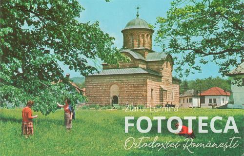 Carte poştală color privind biserica domnească „Sf. Nicolae” din Curtea de Argeş