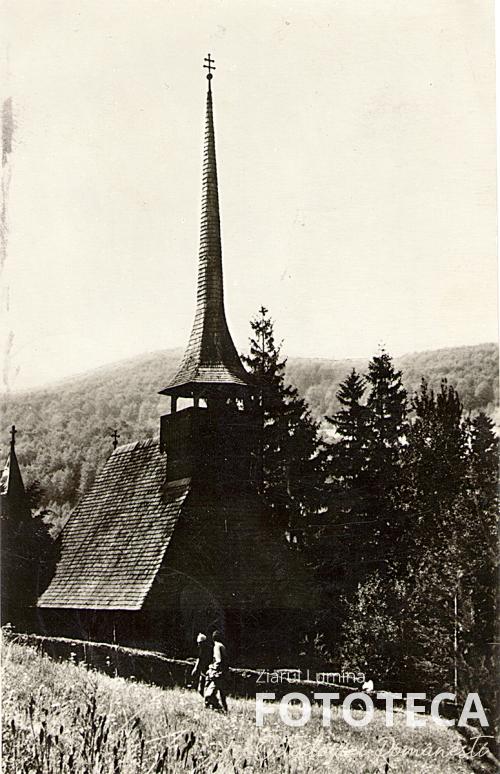 Biserica de lemn „Sf. Teodor Tiron” din Rieni, jud. Bihor (foto: C. Vladu)