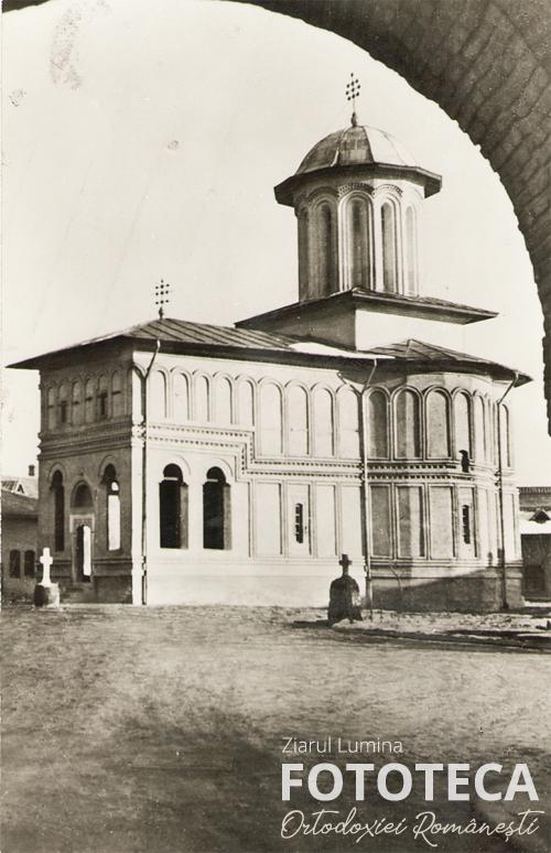 Biserica mănăstirii Plumbuita din Bucureşti (foto: V. Orza)