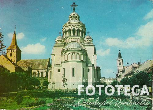 Carte poştală color privind biserica ortodoxă „Sf. Trei ierarhi” din Aiud, jud. Alba (foto: V. Stamate)