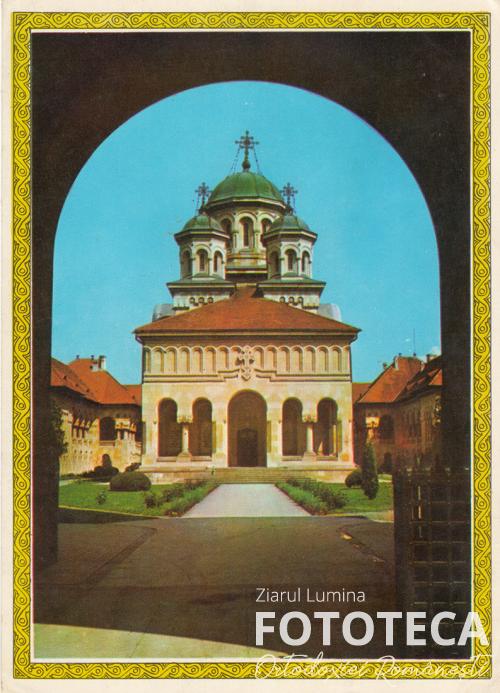 Carte poştală color privind catedrala Reîntregirii din Alba Iulia